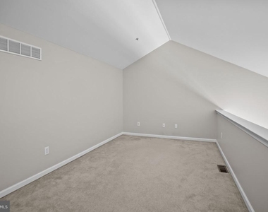 618 Songbird Court - Photo Thumbnail 13