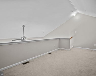 618 Songbird Court - Photo Thumbnail 12