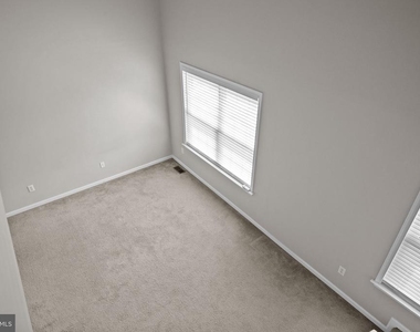 618 Songbird Court - Photo Thumbnail 14