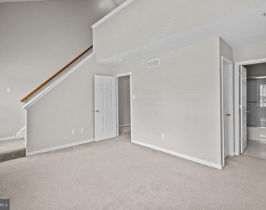 618 Songbird Court - Photo Thumbnail 11