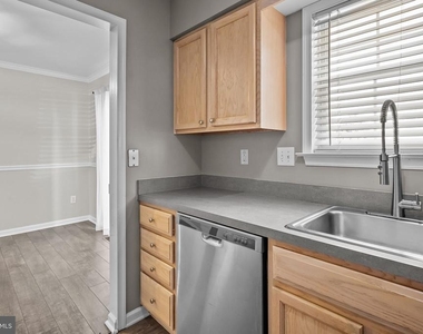 618 Songbird Court - Photo Thumbnail 9