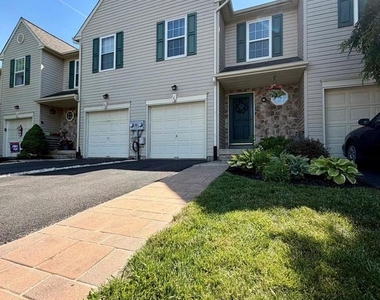 176 Strawberry Lane - Photo Thumbnail 3