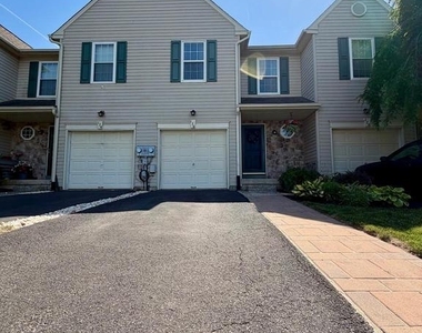 176 Strawberry Lane - Photo Thumbnail 4