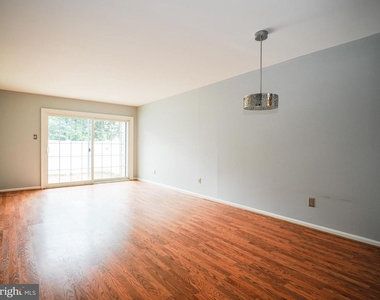 16012 Beacon Hill Drive - Photo Thumbnail 2