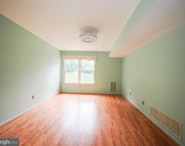 16012 Beacon Hill Drive - Photo Thumbnail 8