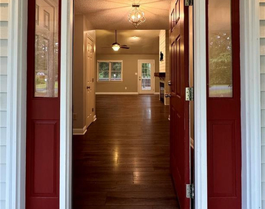 200 Horseshoe Drive - Photo Thumbnail 2