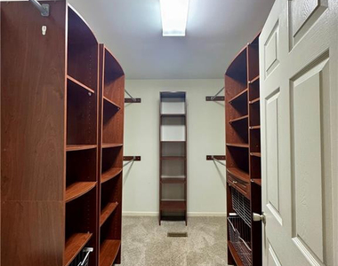 200 Horseshoe Drive - Photo Thumbnail 17