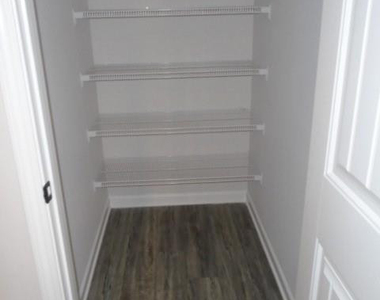 1622 Old Barn Road - Photo Thumbnail 5