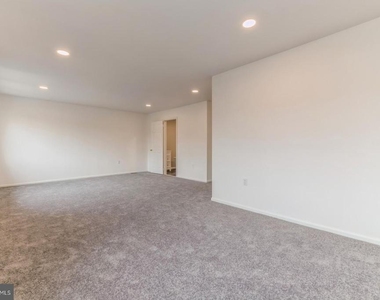 11 Astor Court - Photo Thumbnail 13