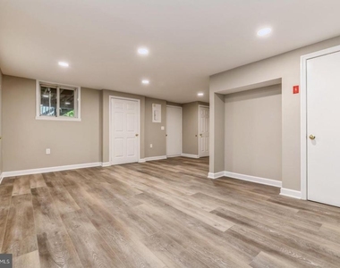 11 Astor Court - Photo Thumbnail 25