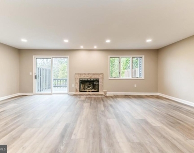 11 Astor Court - Photo Thumbnail 8