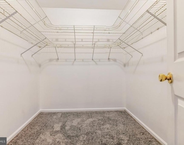 11 Astor Court - Photo Thumbnail 16