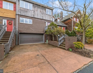 11 Astor Court - Photo Thumbnail 1
