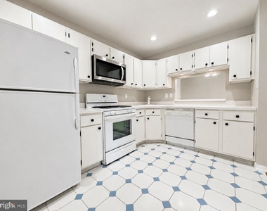 17 Barberry Court - Photo Thumbnail 5