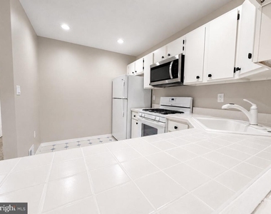 17 Barberry Court - Photo Thumbnail 7