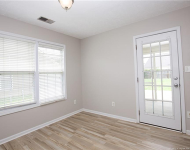 196 Lochwood Drive - Photo Thumbnail 16