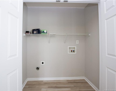 196 Lochwood Drive - Photo Thumbnail 15
