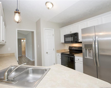 196 Lochwood Drive - Photo Thumbnail 12