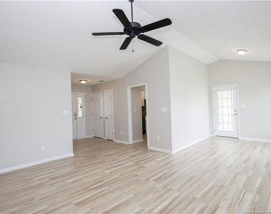 196 Lochwood Drive - Photo Thumbnail 6