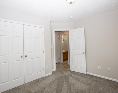 196 Lochwood Drive - Photo Thumbnail 31