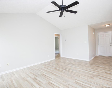 196 Lochwood Drive - Photo Thumbnail 7