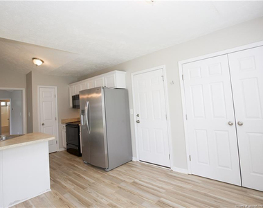 196 Lochwood Drive - Photo Thumbnail 13