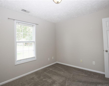 196 Lochwood Drive - Photo Thumbnail 35