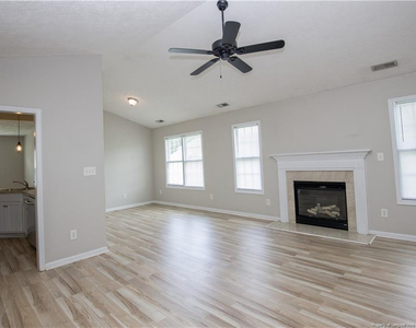 196 Lochwood Drive - Photo Thumbnail 5