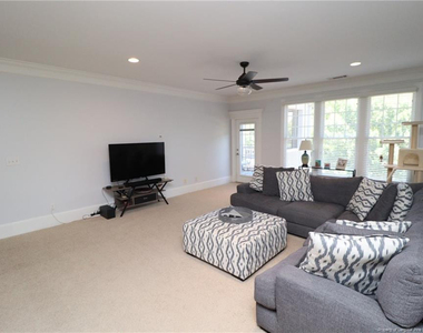 933 Portstewart Drive - Photo Thumbnail 3