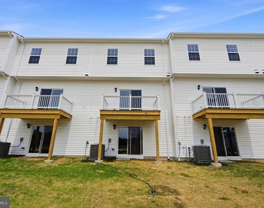 104 Clinton Street - Photo Thumbnail 34