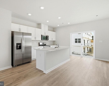 104 Clinton Street - Photo Thumbnail 16