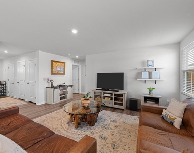 45 Florentine Court - Photo Thumbnail 14