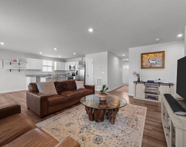 45 Florentine Court - Photo Thumbnail 10