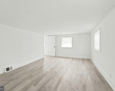 471 Elmwood Road - Photo Thumbnail 18