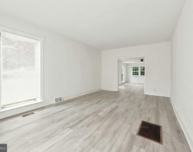 471 Elmwood Road - Photo Thumbnail 11