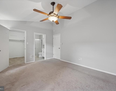 9 Meadow Lane - Photo Thumbnail 12