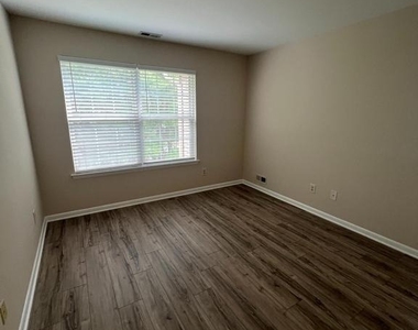 32 Foxglove Drive - Photo Thumbnail 9