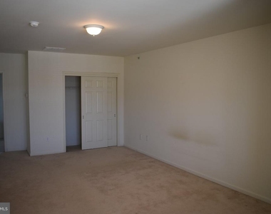 72 Chelsea Court - Photo Thumbnail 10