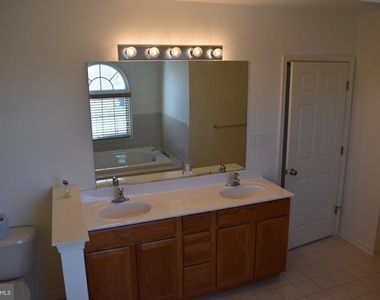 72 Chelsea Court - Photo Thumbnail 1