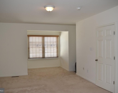 72 Chelsea Court - Photo Thumbnail 11