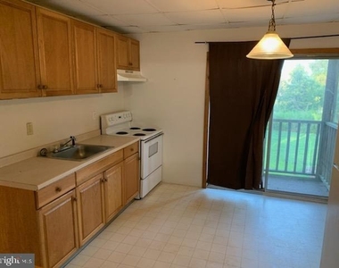 899 N 3rd Street - Photo Thumbnail 4