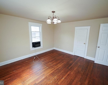 235 Newton Street - Photo Thumbnail 9