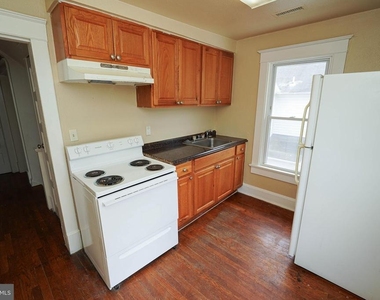 235 Newton Street - Photo Thumbnail 6