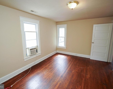 235 Newton Street - Photo Thumbnail 15