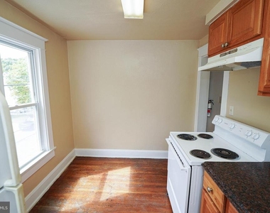 235 Newton Street - Photo Thumbnail 7