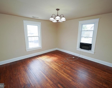 235 Newton Street - Photo Thumbnail 8