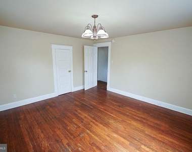 235 Newton Street - Photo Thumbnail 10