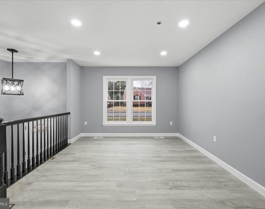 6915 Adel Street - Photo Thumbnail 11