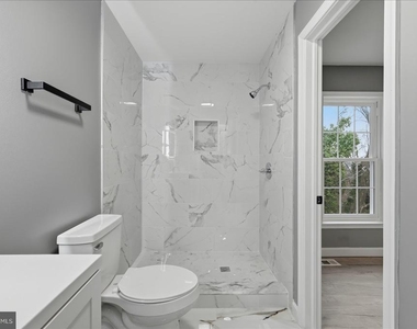 6915 Adel Street - Photo Thumbnail 24