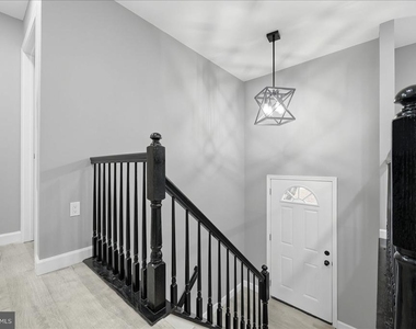 6915 Adel Street - Photo Thumbnail 6